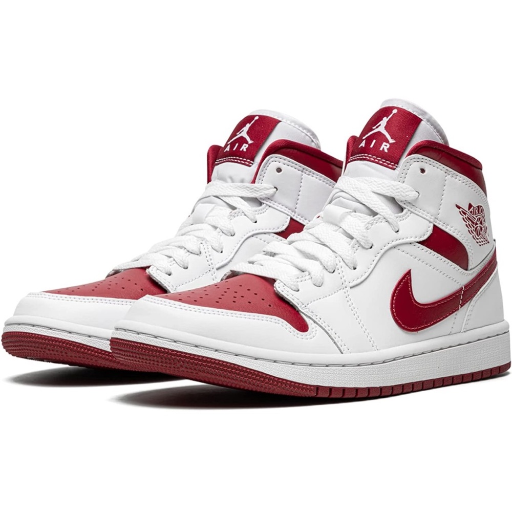 Woman’s Air Jordan 1 Mid (2022)